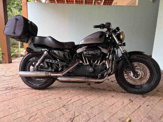 HARLEY-DAVIDSON SPORTSTER FORTY-EIGHT 